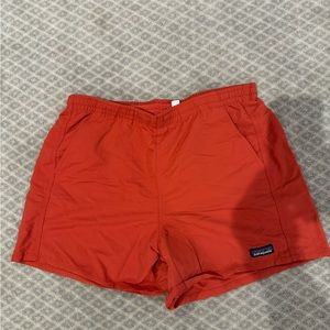 NWT Patagonia Women’s Baggie Shorts 5” size M Rust color